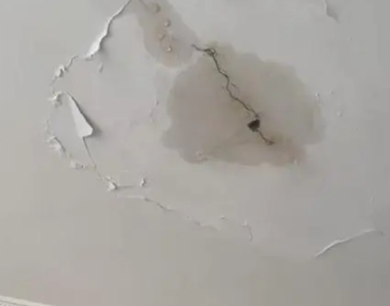 南华阳台漏水维修公司分享下屋面防水工程质量问题原因分析
